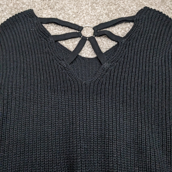 (2/$25) Ardene dropped shoulder sunray open back rib knit sweater black - Picture 14 of 14